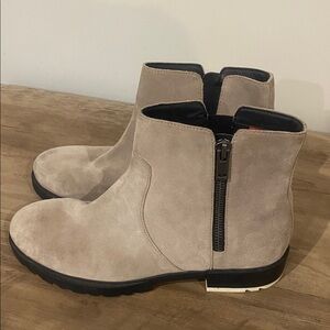 Sorel Women’s 10M Emilie II Light Brown Suede Side Zip Boots